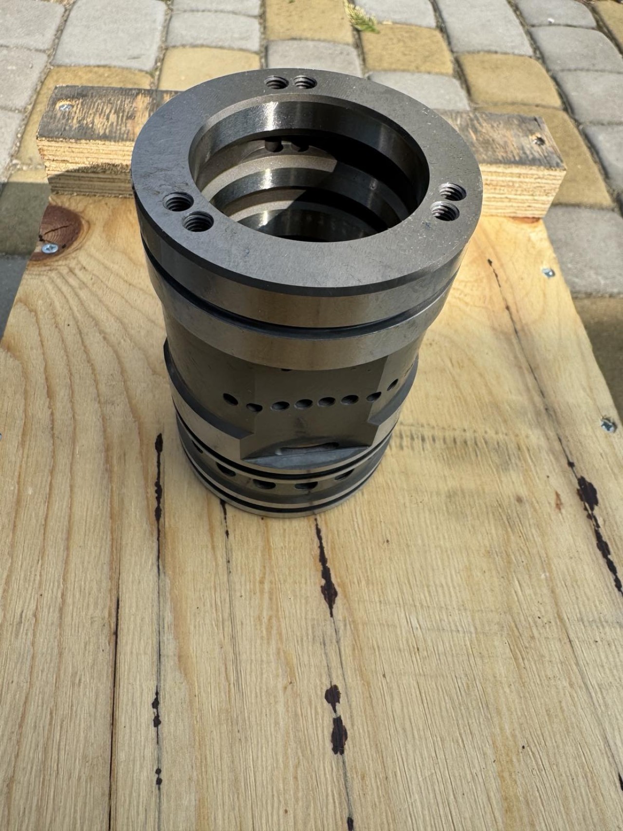 Цилиндр поршня перфоратора RD106 Sandvik BG00461348